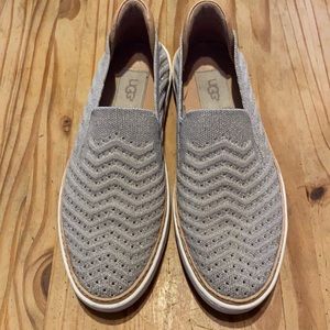 UGG slip on 6.5